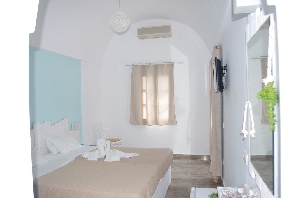 Iris Boutique Hotel Kamari  Bagian luar foto