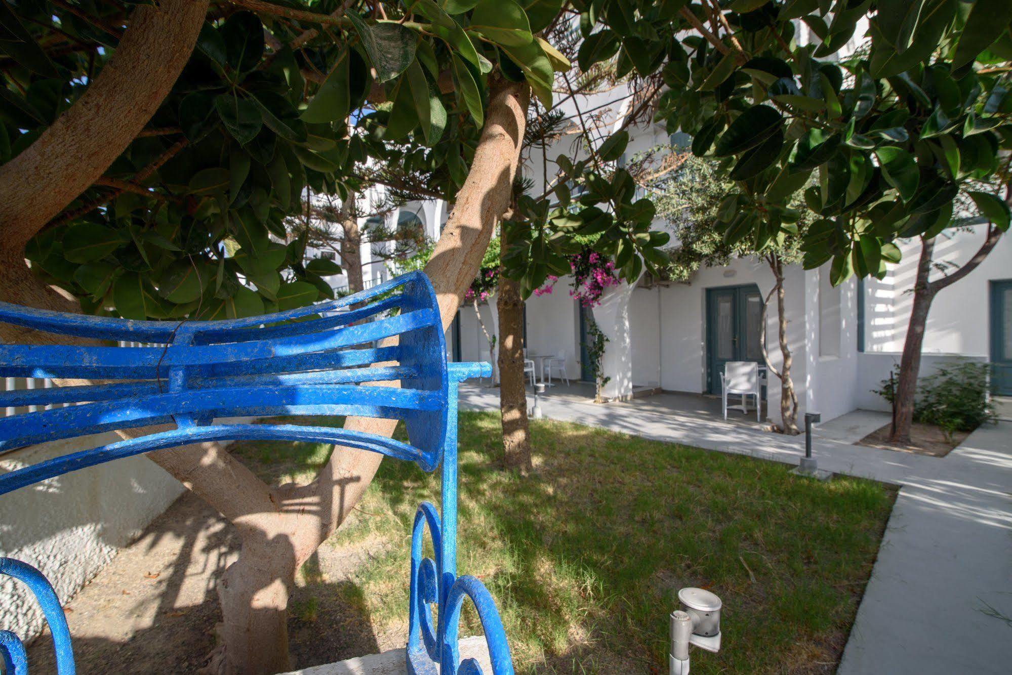 Iris Boutique Hotel Kamari  Bagian luar foto