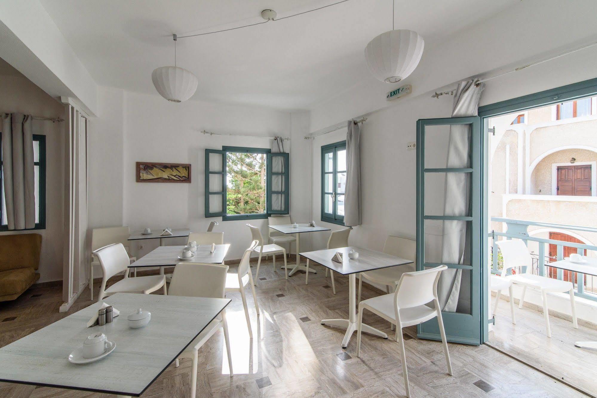 Iris Boutique Hotel Kamari  Bagian luar foto